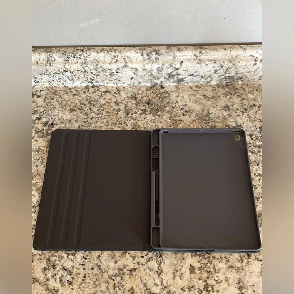 Heyday iPad case